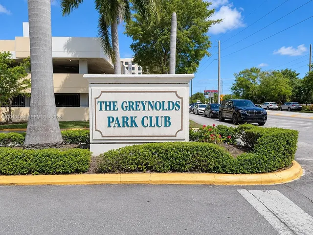 1-bedroom home at 17890 W Dixie Hwy 519 Hwy 519 #519, North Miami Beach