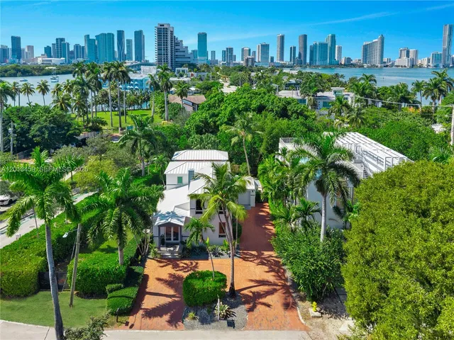 4-bedroom home at 1281 S Venetian Way, Miami
