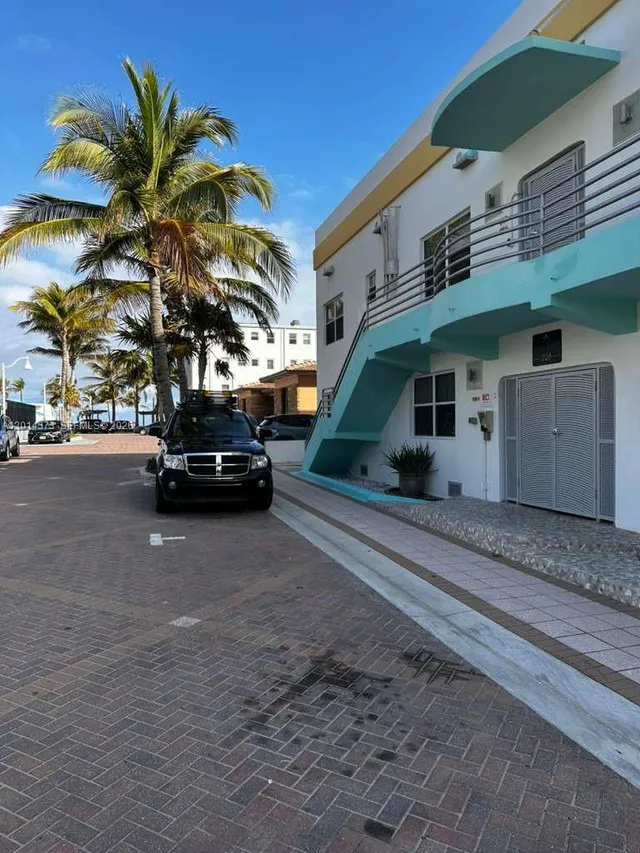 1-bedroom home at 326 Wilson Street #106, Hollywood
