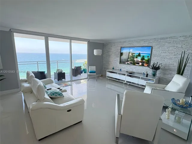 2-bedroom home at 2030 S Ocean Drive #1812, Hallandale Beach