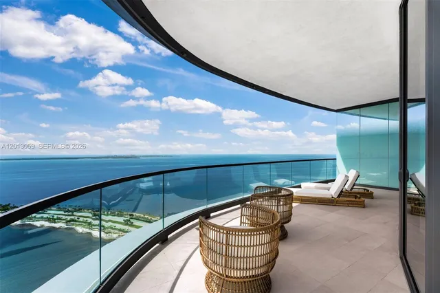 4-bedroom home at 175 SE 25 Road #3601, Miami