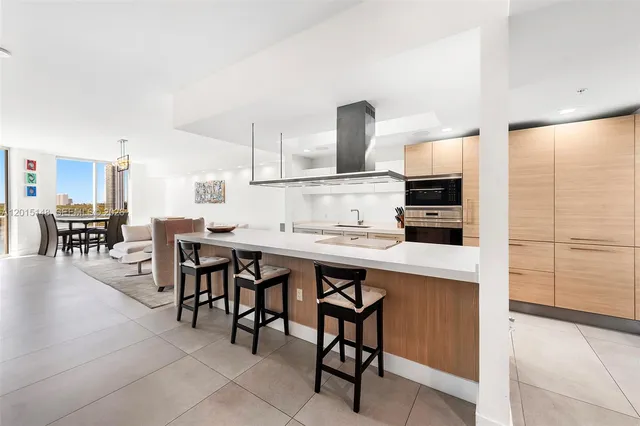3-bedroom home at 17111 Biscayne Boulevard #606, North Miami Beach