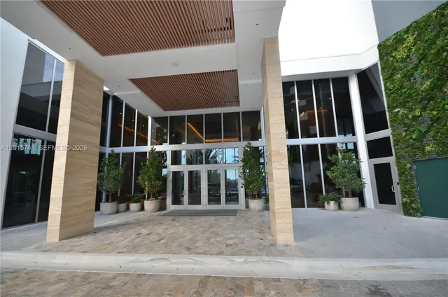 2-bedroom home at 16385 Biscayne Boulevard #519, North Miami Beach