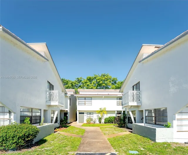 2-bedroom home at 2570 Coral Springs Drive #2570, Coral Springs