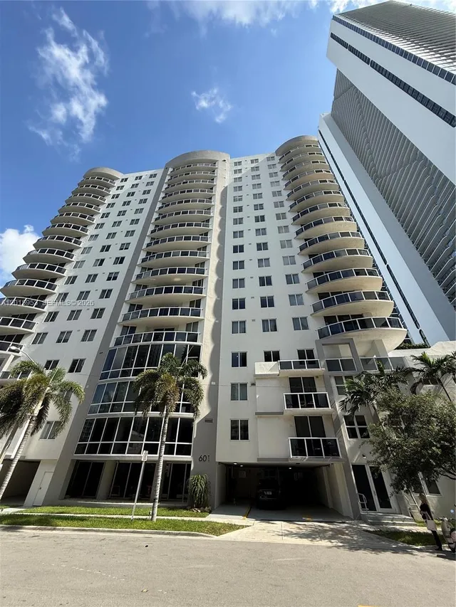 1-bedroom home at 601 NE 23rd Street #707, Miami