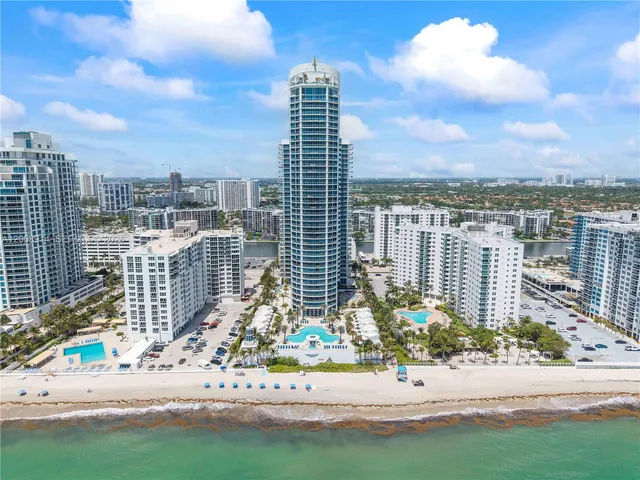 3-bedroom home at 3101 S Ocean Drive #2705, Hollywood