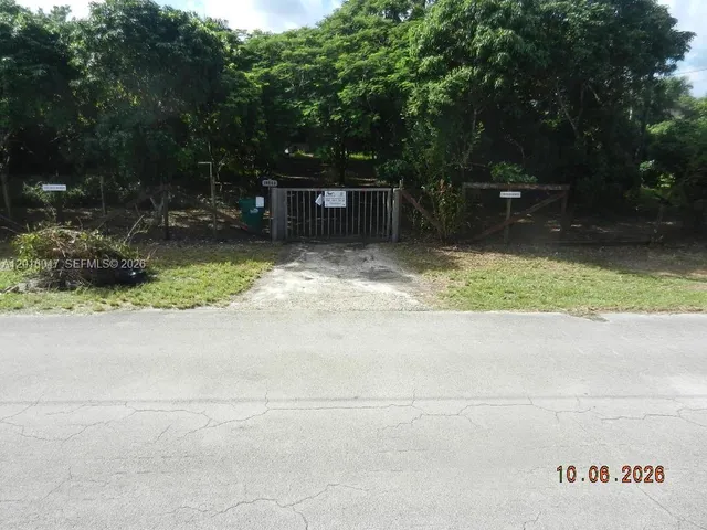5-bedroom home at 18950 SW 240th Street, Homestead