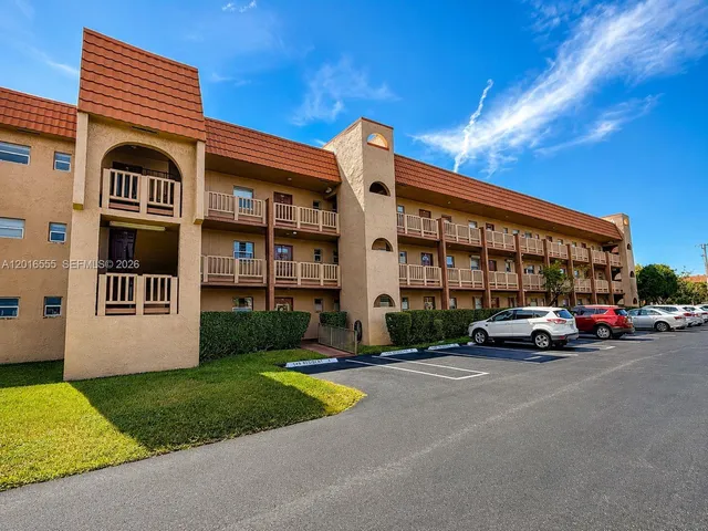 1-bedroom home at 9800 Sunrise Lakes Boulevard #202, Sunrise