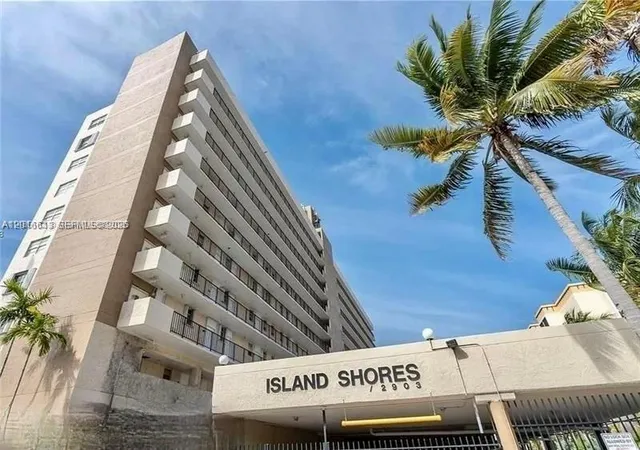 3-bedroom home at 2903 N Miami Beach Boulevard #906, North Miami Beach