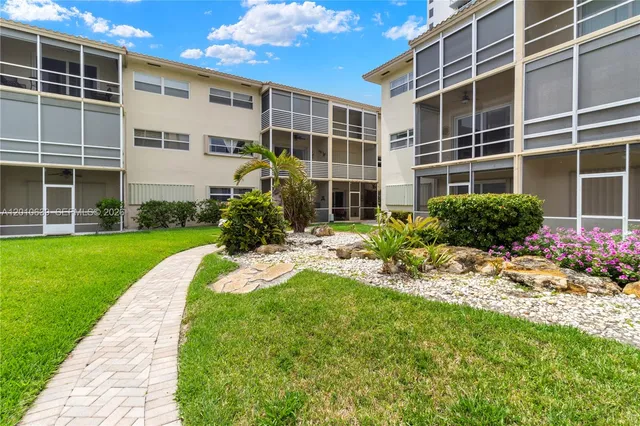 1-bedroom home at 2600 Diana Drive #119, Hallandale Beach