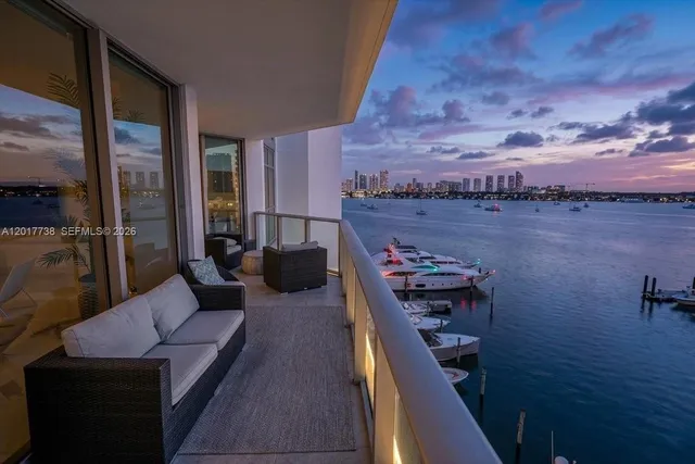 2-bedroom home at 17301 Biscayne Boulevard #605, North Miami Beach