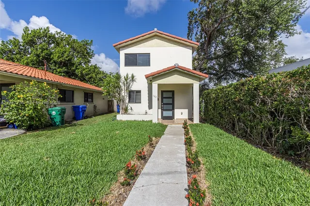 2-bedroom home at 122 SW 56th Avenue, Miami