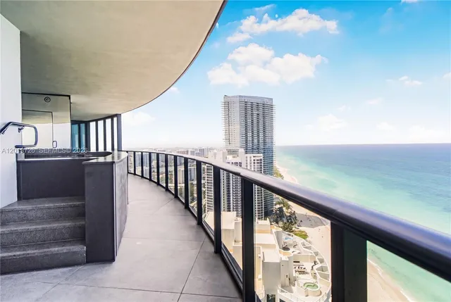 4-bedroom home at 18555 Collins Avenue #3705, Sunny Isles Beach