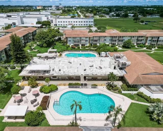 2-bedroom home at 17090 NE 14th Avenue #312, North Miami Beach