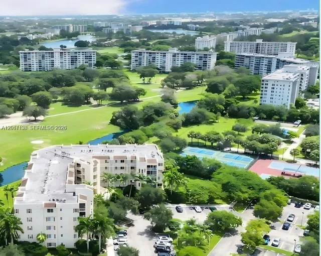 3-bedroom home at 3500 Oaks Clubhouse Drive #211, Pompano Beach