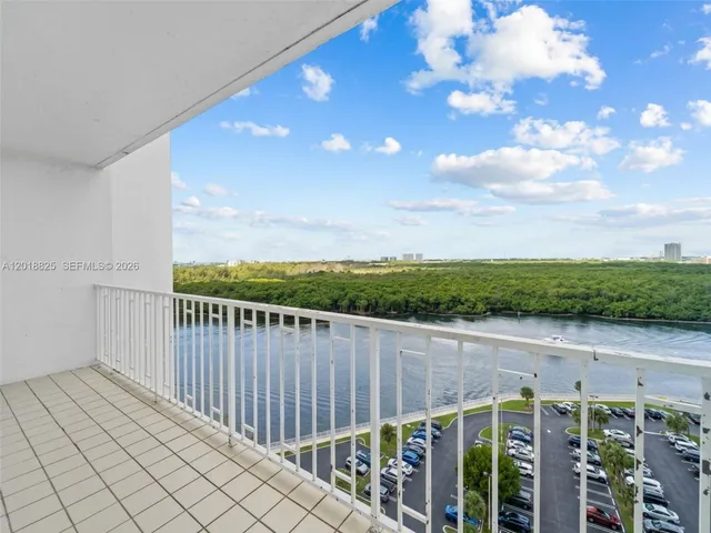 2-bedroom home at 500 Bayview Drive #1421, Sunny Isles Beach