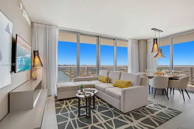 3-bedroom home at 4010 S Ocean Drive #R2708, Hollywood