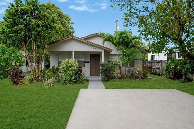 3-bedroom home at 429 Avenida Hermosa, West Palm Beach