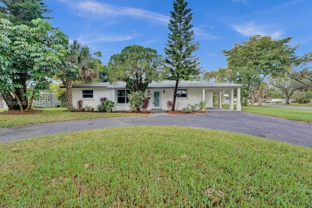 3-bedroom home at 101 SW 53rd Avenue, Plantation