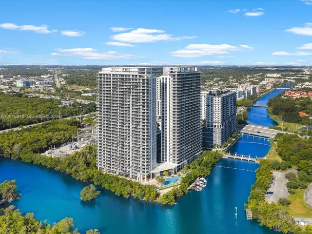 2-bedroom home at 16385 Biscayne Boulevard #3103, North Miami Beach