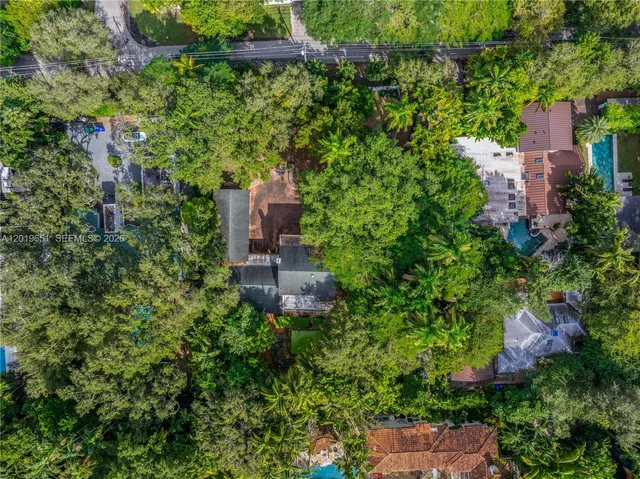 7-bedroom home at 3720 Poinciana Avenue, Miami