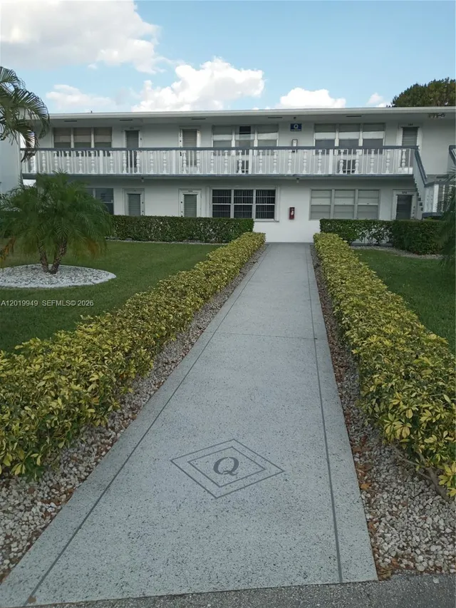 1-bedroom home at 390 Windsor Q 390 #390, West Palm Beach