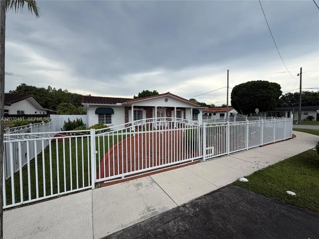 3-bedroom home at 3400 SW 108th Avenue, Miami