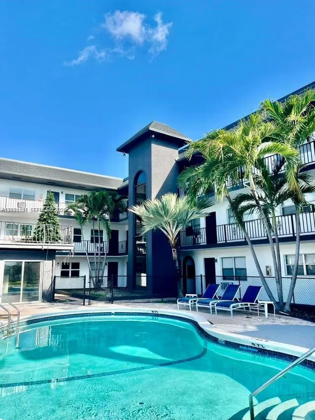 1-bedroom home at 1100 NE 9th Avenue #305, Fort Lauderdale