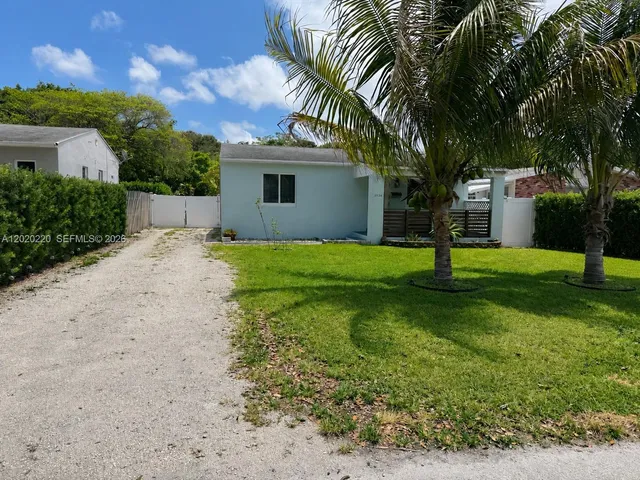 2-bedroom home at 2726 Taylor Street, Hollywood
