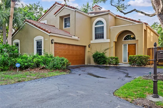 3-bedroom home at 6885 NW 75th Place, Parkland