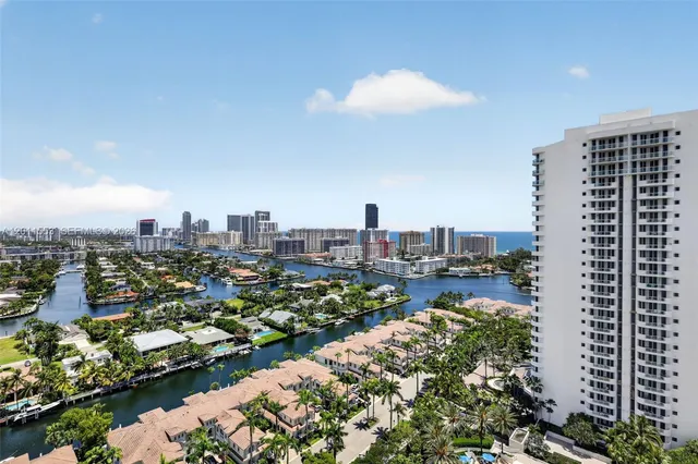 3-bedroom home at 21205 Yacht Club Drive #2409, Aventura