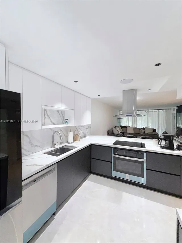 2-bedroom home at 605 Oaks Drive #307, Pompano Beach