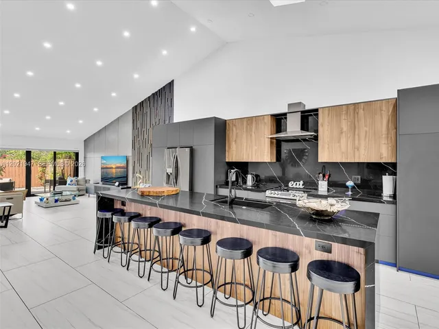 2-bedroom home at 500 NE 199th Terrace #7J, Miami