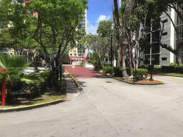 1-bedroom home at 17021 N Bay Road #625, Sunny Isles Beach