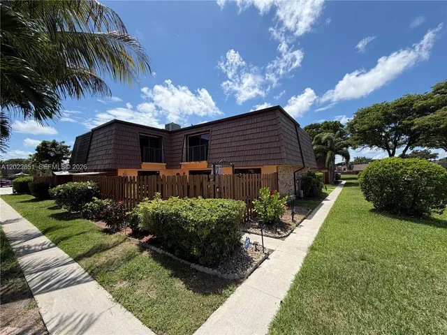 3-bedroom home at 964 Springdale Circle, Palm Springs