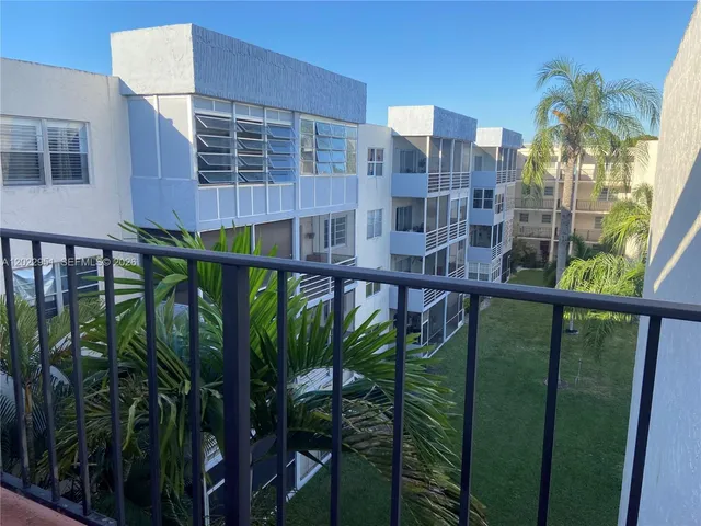 2-bedroom home at 7502 NW 30th Place #417, Sunrise