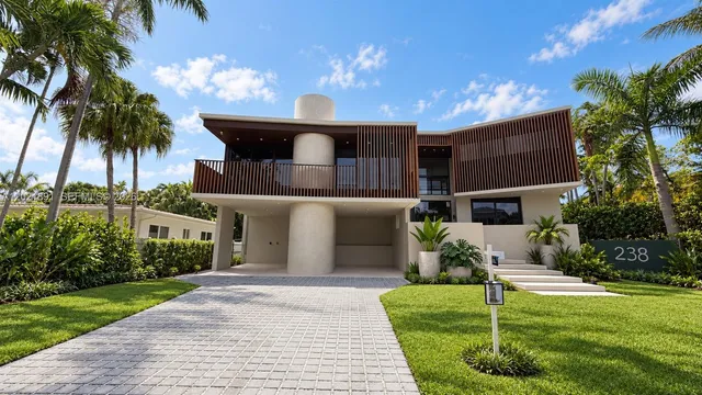 6-bedroom home at 238 Buttonwood Drive, Key Biscayne