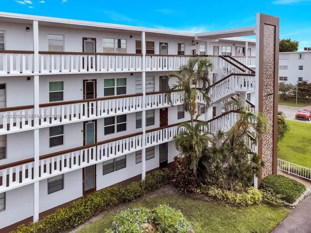 2-bedroom home at 4052 E Harwood E 4052 #4052, Deerfield Beach