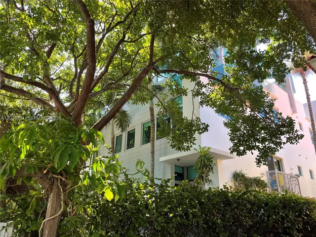 2-bedroom home at 734 Michigan Avenue #7, Miami Beach
