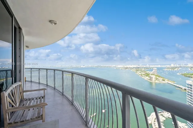 2-bedroom home at 1750 N Bayshore Drive #4702, Miami