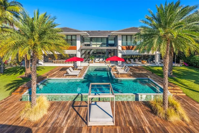 12-bedroom home at 385 Centre Island, Golden Beach