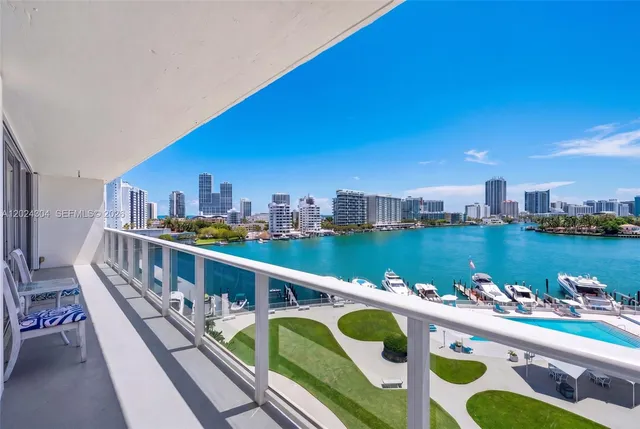 1-bedroom home at 900 Bay Drive #606, Miami Beach