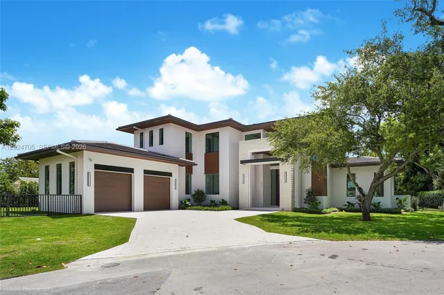 6-bedroom home at 9405 SW 72nd Court, Pinecrest