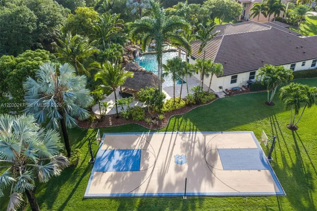 5-bedroom home at 10018 Laurel Road, Davie