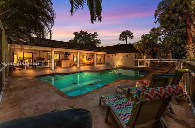 6-bedroom home at 13353 Doubletree Circle, Wellington