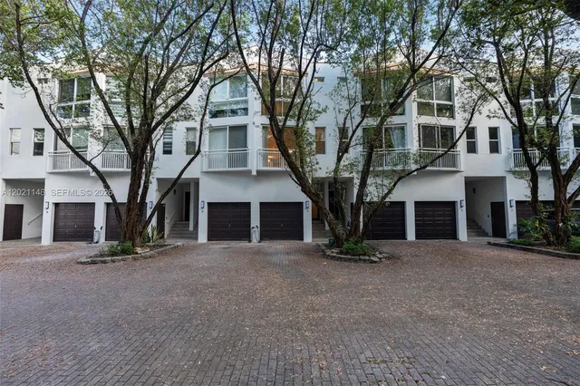 3-bedroom home at 325 Meridian Avenue #5, Miami Beach
