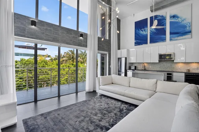 2-bedroom home at 900 4th Street #6, Miami Beach