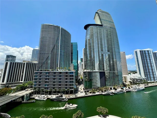 1-bedroom home at 475 Brickell Avenue #1614, Miami
