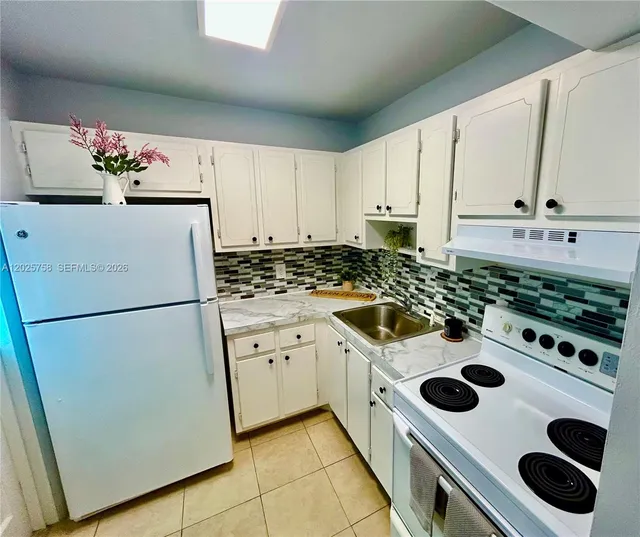 1-bedroom home at 2213 NE 1st Court #203, Boynton Beach