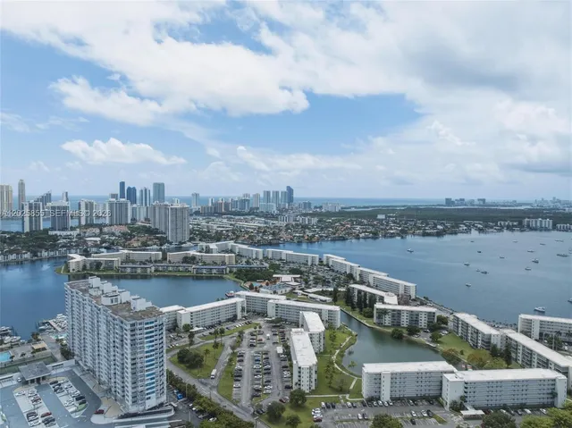 2-bedroom home at 2855 Leonard Drive #H106, Aventura